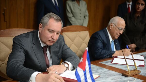 Dmitri Rogozin, el vice primer ministro de Rusia, durante su visita a Cuba - Sputnik Mundo