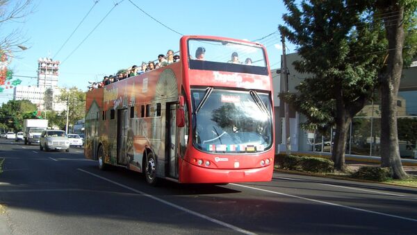 Autobús turístico en Guadalajara, México - Sputnik Mundo
