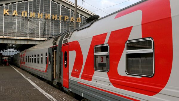 Un tren de la ruta Kaliningrado-Moscú - Sputnik Mundo