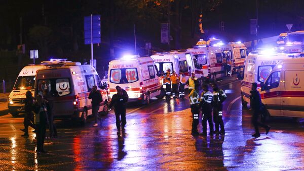 La policía y ambulancias en Estambul, Turquía (archivo) - Sputnik Mundo
