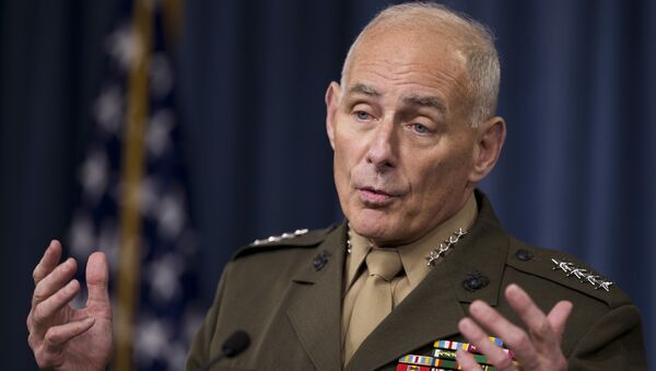 US Southern Command Commander Gen. John Kelly speaks to reporters during a briefing at the Pentagon, Friday, Jan. 8, 2016. - Sputnik Mundo