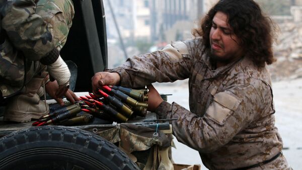 Un soldado del Ejército Libre Sirio con municiones (imagen referencial) - Sputnik Mundo