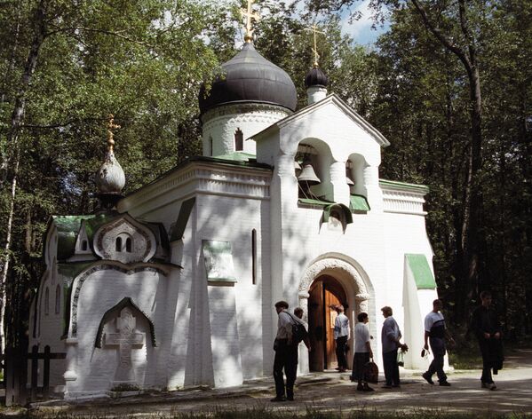La iglesia del Lienzo de Edesa, en la hacienda de Abrámtsevo, a 60 kilómetros de Moscú. - Sputnik Mundo