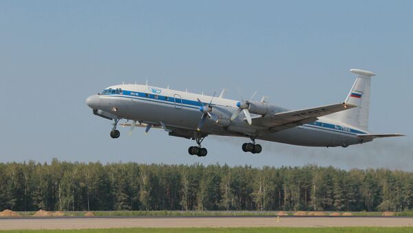 Avión Il-18 (archivo) - Sputnik Mundo