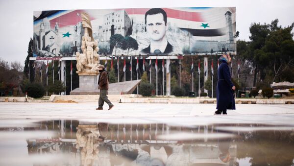 El retrato de Bashar Asad en Alepo - Sputnik Mundo