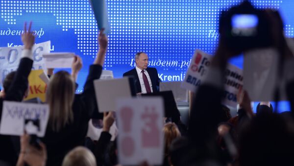 Двенадцатая ежегодная большая пресс-конференция президента РФ Владимира Путина - Sputnik Mundo