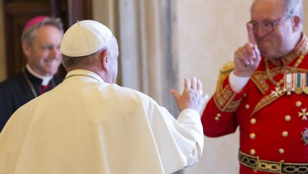 El Papa Francisco y Matthew Festing, 79º Príncipe y actual Gran maestre de la Orden de Malta - Sputnik Mundo