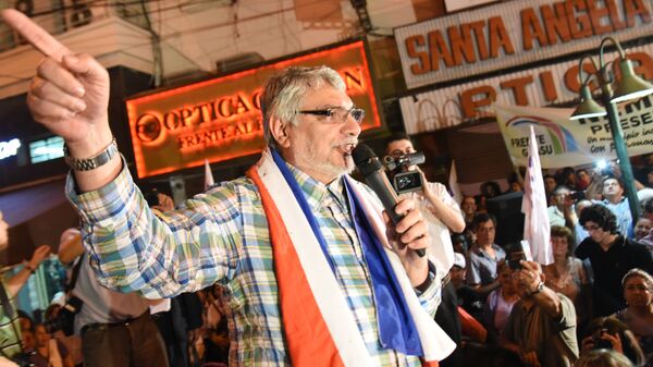 Former Paraguayan president and current senator Fernando Lugo speaks during a political rally in Asuncion on August 7, 2015 - Sputnik Mundo