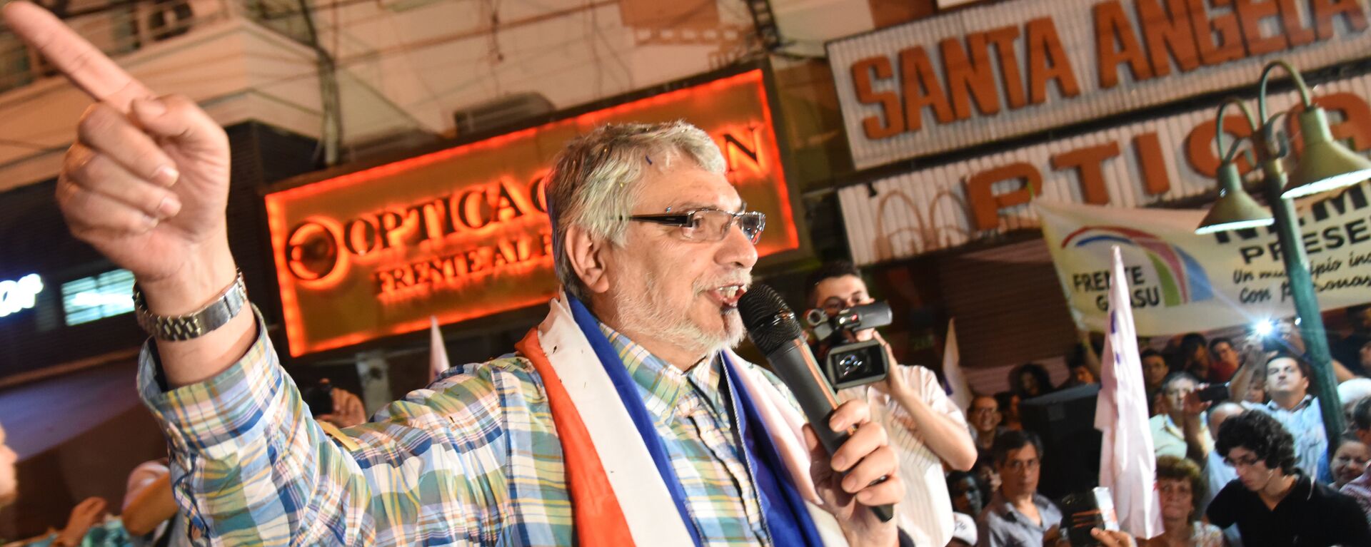 Former Paraguayan president and current senator Fernando Lugo speaks during a political rally in Asuncion on August 7, 2015 - Sputnik Mundo, 1920, 17.06.2022