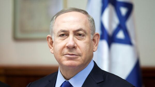 Israeli Prime Minister Benjamin Netanyahu attends the weekly cabinet meeting at his Jerusalem office - Sputnik Mundo