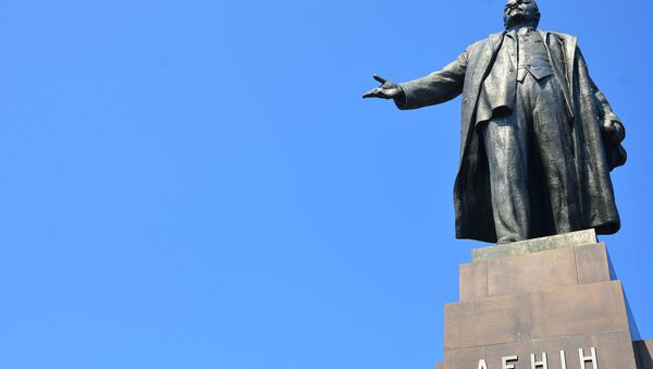 El monumento de Lenin en Ucrania - Sputnik Mundo
