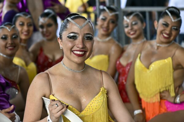 El desfile Salsódromo arrasa en Colombia - Sputnik Mundo