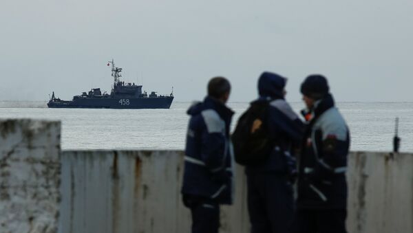 Trabajos de búsqueda y de rescate en el mar Negro en la zona del siniestro del avión ruso Tu-154 - Sputnik Mundo