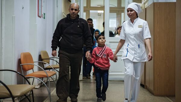 Un niño sirio en el hospital de San Petersburgo - Sputnik Mundo