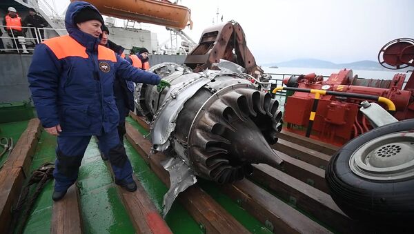Fragmentos del Tu-154 siniestrado encontrados en el mar Negro - Sputnik Mundo