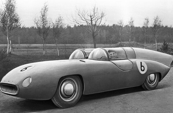 Carruajes y vehículos anfibios: GAZ, 85 años de historia de la automoción rusa - Sputnik Mundo