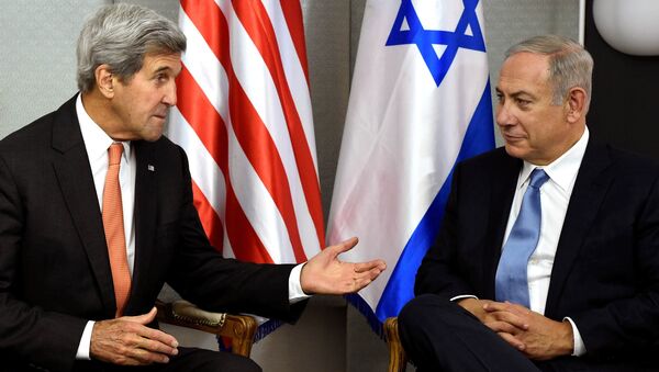 Exsecretario de Estado de EEUU, John Kerry y primer ministro de Israel, Benjamín Netanyahu (archivo) - Sputnik Mundo