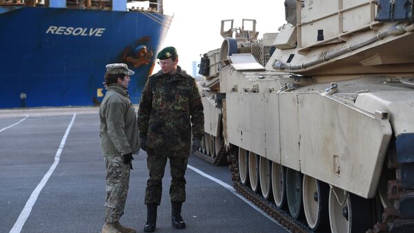 Insgesamt schicken die USA 4000 Soldaten an die die östlichen Grenzen der Nato - Sputnik Mundo