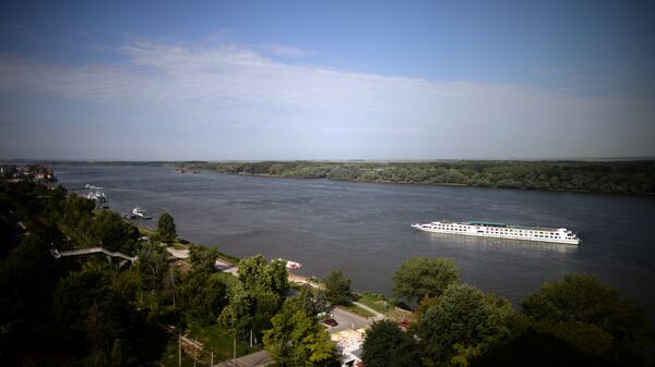 An excursion boat passing the port of Rousse on the river Danube - Sputnik Mundo