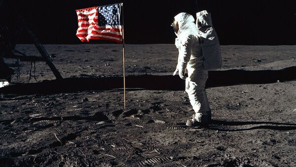 Astronauta Edwin Aldrin en la Luna - Sputnik Mundo