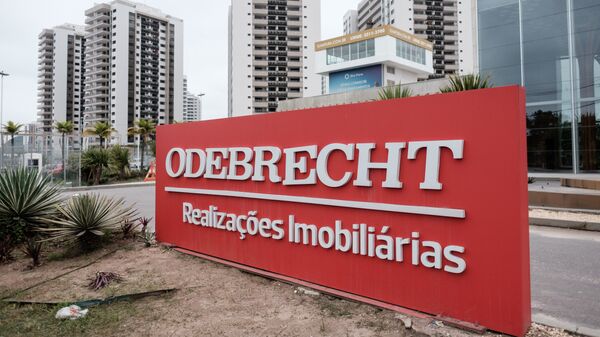 El logotipo de la constructora brasileña Odebrecht en la Villa Olímpica de Río de Janeiro, Brasil - Sputnik Mundo