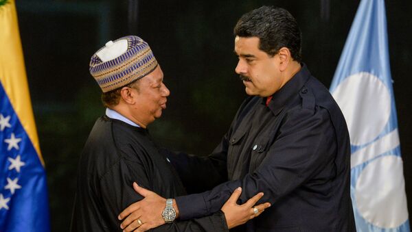 El secretario general del OPEP, Mohammed Barkindo y el presidente de Venezuela, Nicolás Maduro - Sputnik Mundo