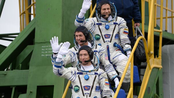 Los miembros de la tripulación principal de la misión a la Estación Espacial Internacional - Sputnik Mundo