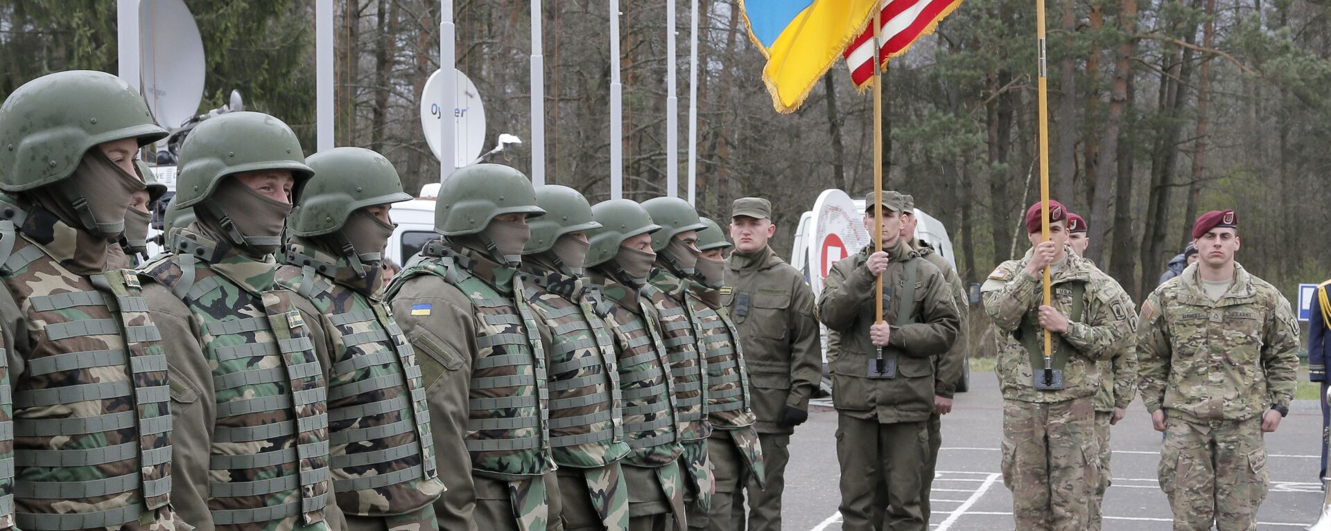 Soldados ucranianos y estadounidenses en la región de Lviv, Ucrania (archivo) - Sputnik Mundo, 1920, 22.09.2022