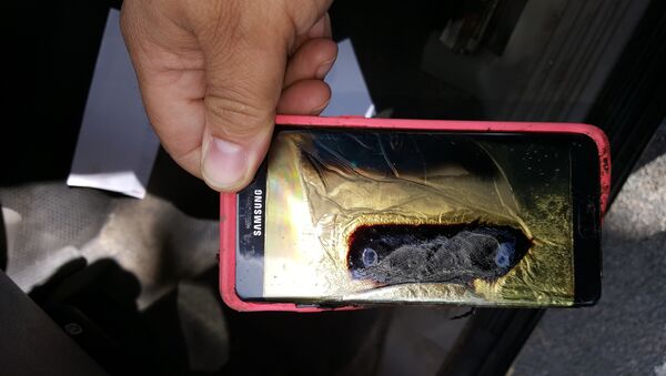 Un Galaxy Note 7 quemado - Sputnik Mundo