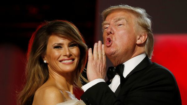 Donald Trump, nuevo presidente de EEUU, y su esposa, Melania (archivo) - Sputnik Mundo
