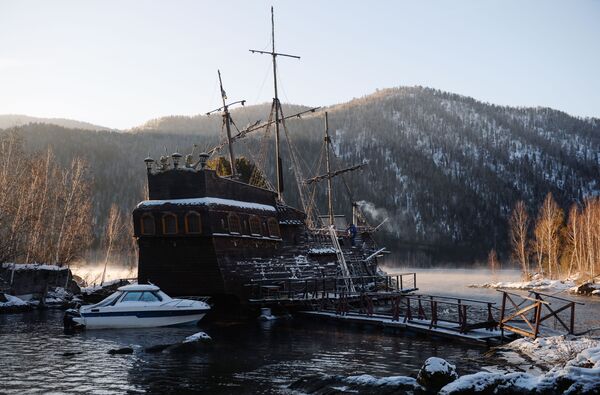 La Perla Negra de Jack Sparrow atraca en Siberia - Sputnik Mundo