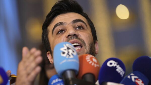Issam El-Raees, miembo de la oposición siria, habla con periodistas tras consultas en Astaná - Sputnik Mundo