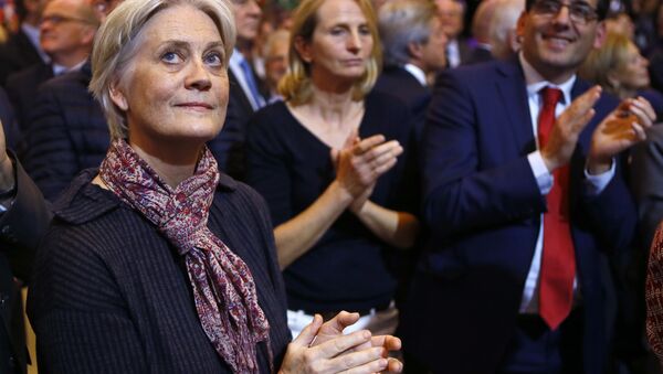 Penelope Fillon, la esposa del candidato presidencial de la derecha francesa, François Fillon - Sputnik Mundo
