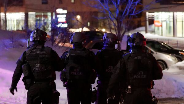 Policía en el lugar del tiroteo en Canadá - Sputnik Mundo