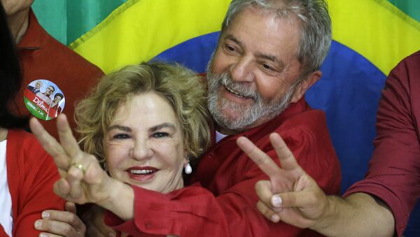 Expresidente de Brasil, Lula da Silva con su esposa, Marisa Letícia (archivo) - Sputnik Mundo