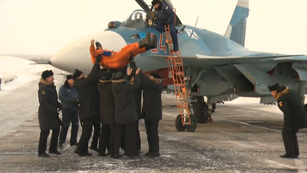Los aviones del Almirante Kuznetsov llegan a casa - Sputnik Mundo