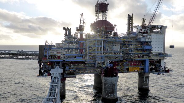 Oil and gas company Statoil drilling and accommodation platform Sleipner A is pictured in the offshore near the Stavanger, Norway, February 11, 2016 - Sputnik Mundo