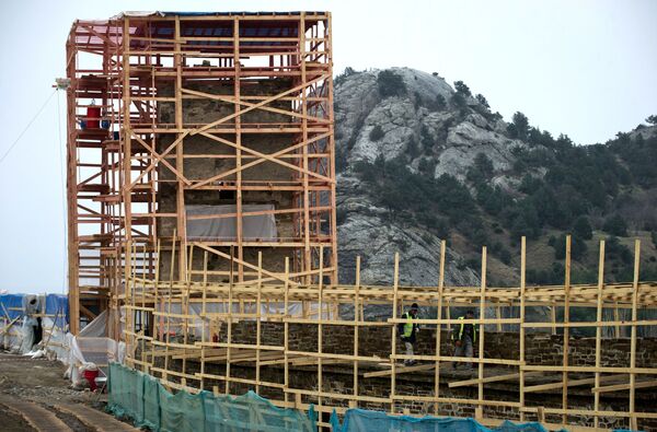 La reconstrucción de la fortaleza Genovesa en Crimea - Sputnik Mundo