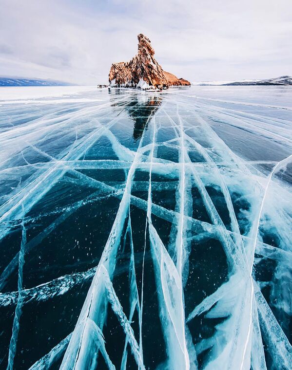 El hielo se apodera del lago Baikal - Sputnik Mundo