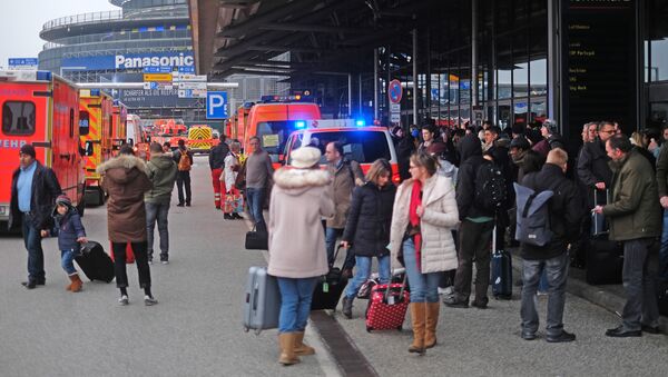 Evacuación en el aeropuerto de Hamburgo - Sputnik Mundo