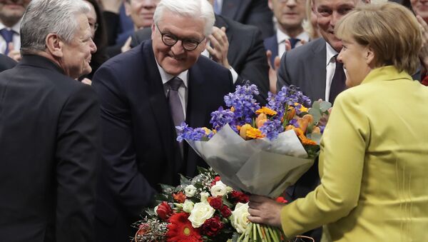 Frank-Walter Steinmeier recibe las felicitaciones de Joachim Gauck y Angela Merkel - Sputnik Mundo