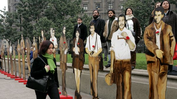 Figuras de los desaparecidos en la Operación Colombo durante la dictadura de Pinochet en Chile, 2005 - Sputnik Mundo
