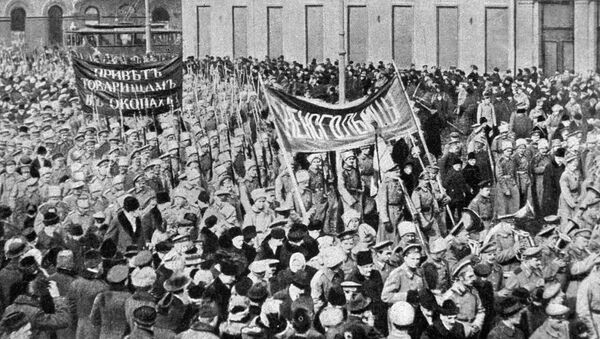 Manifestación de soldados durante la revolución de febrero de 1917 - Sputnik Mundo