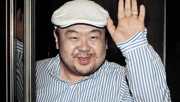 In this June 4, 2010 file photo, Kim Jong Nam, the eldest son of North Korean leader Kim Jong Il, waves after his first-ever interview with South Korean media in Macau, China - Sputnik Mundo