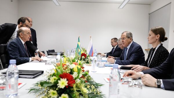 Ministro de Exteriores de Rusia, Serguéi Lavrov, mantiene una reunión con su homólogo brasileño, José Serra - Sputnik Mundo