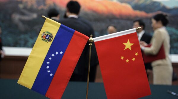 Las banderas de China y Venezuela - Sputnik Mundo