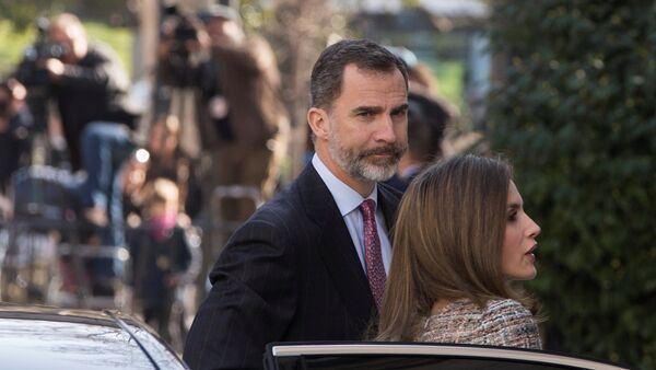 Spain's King Felipe (L) and Queen Letizia arrive at Thyssen-Bornenisza museum in Madrid, Spain, February 17, 2017 - Sputnik Mundo