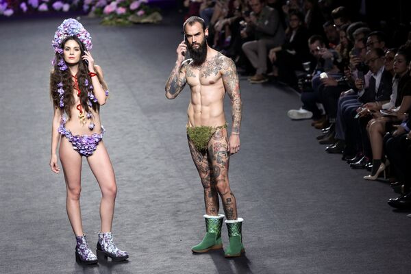 Las propuestas de la semana de la moda en Madrid que te dejarán boquiabierto - Sputnik Mundo