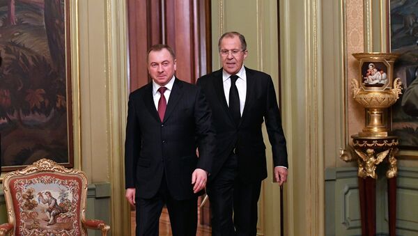 Ministro ruso de Asuntos Exteriores, Serguéi Lavrov, y ministro de Exteriores de Bielorrusia, Vladímir Makéi - Sputnik Mundo