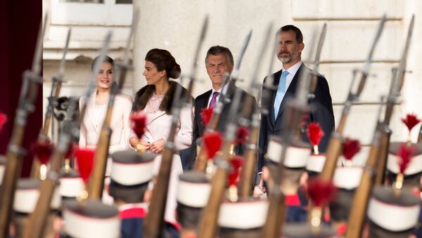 Reina de España, Letizia Ortiz, primera dama de Argentina, Juliana Awada, presidente de Argentina, Mauricio Macri, y rey de España, Felipe VI - Sputnik Mundo